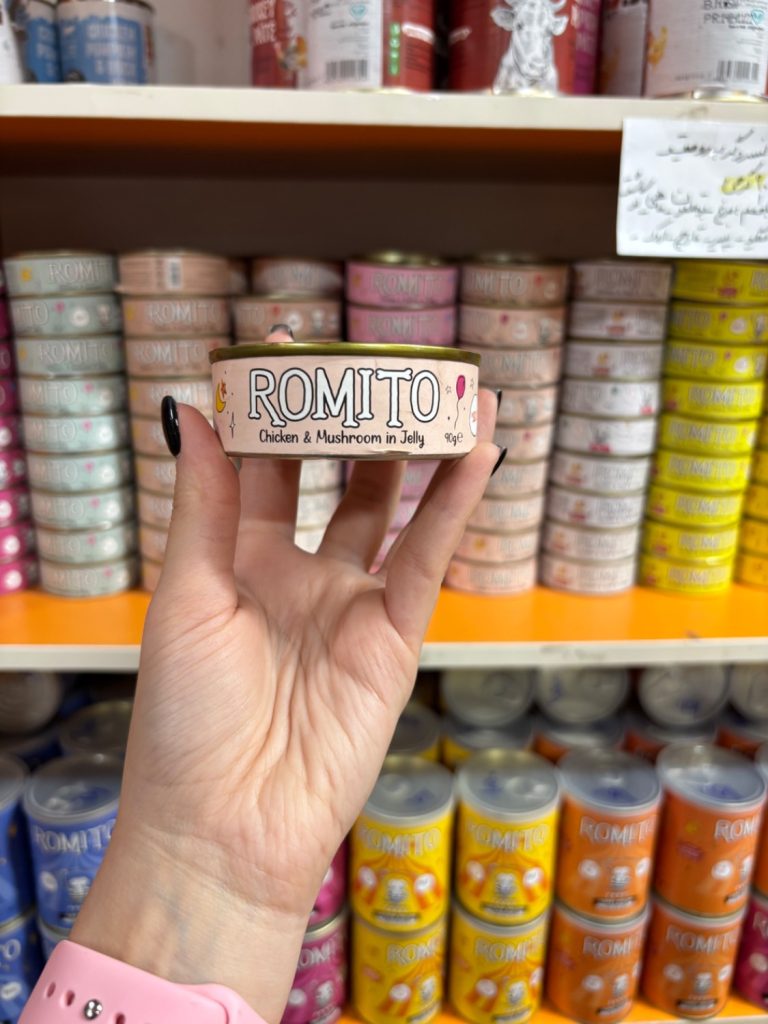 کنسرو گربه رومیتو با طعم مرغ ریش و قارچ در ژله